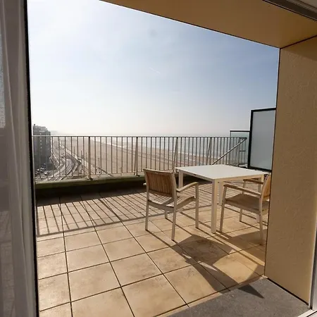 With A Unique Terrace And Amazing Panoramic View Of The Sea T45 Lägenhet Oostende